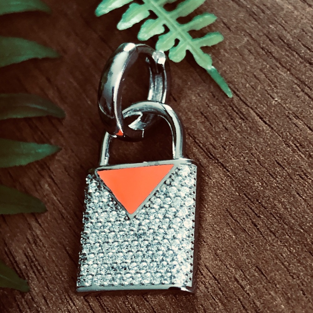 Lock shape orange necklace💖